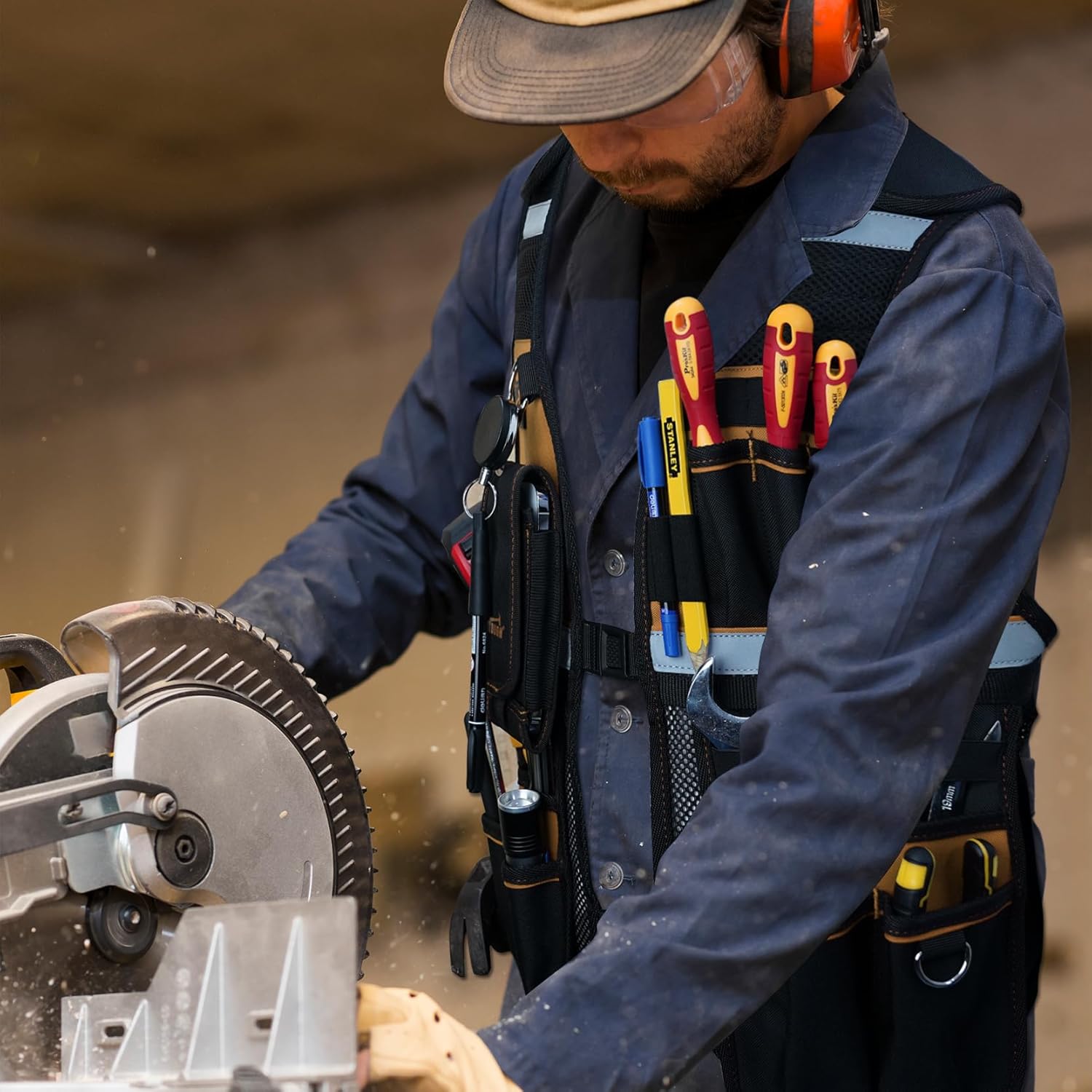 MELOTOUGH Tool Vest for Men Reflective Safety Tool Vest with Adjustable Straps,Removable Phone Holder for Electrical,Carpenters,Construction(Khaki)